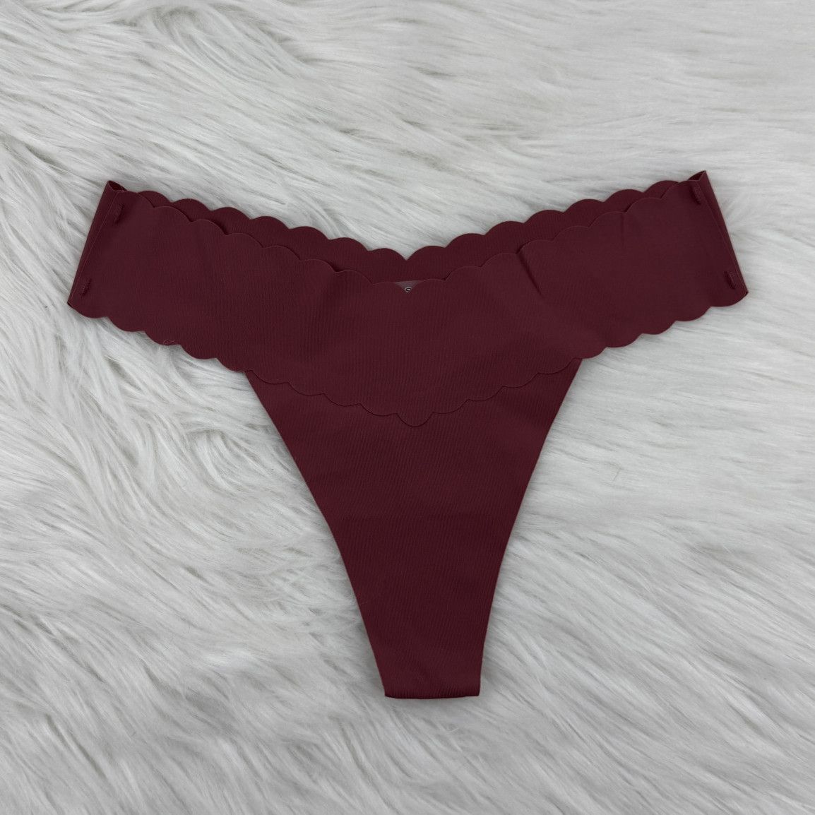 Scalopped Rouge Thongs