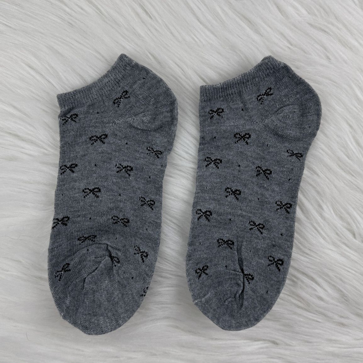 Grey Ankle Socks with Bows