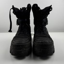 Bench Boots