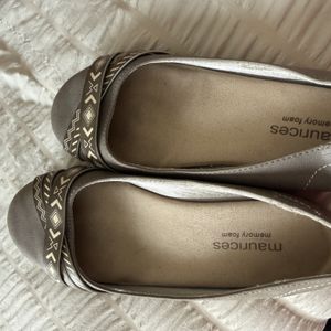 Ballet flats