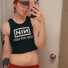 10 custom pics!