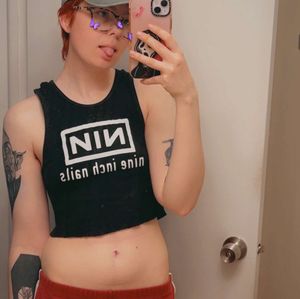 10 custom pics!