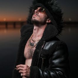 Autographed picture of white chocolate