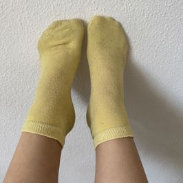 Short Sporty Yellow Socks