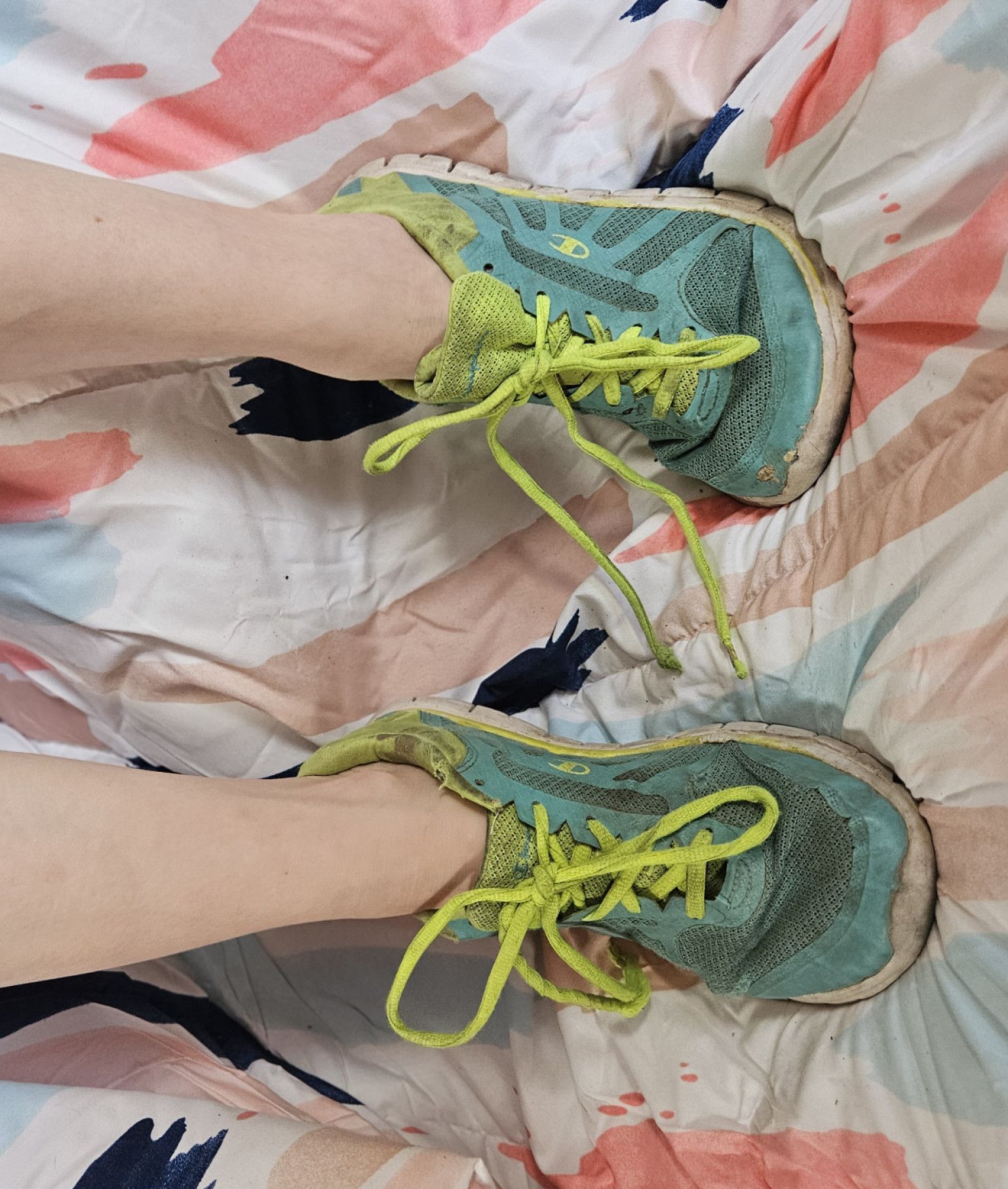 Very Worn Size 8 Champion Runners