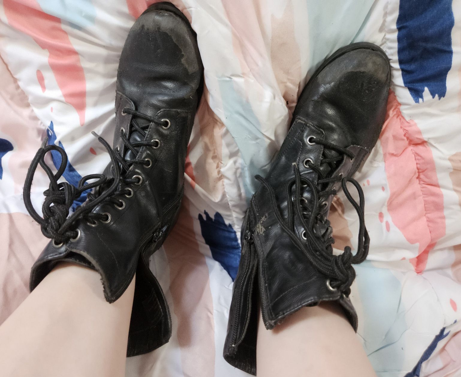 VERY VERY Worn Boots