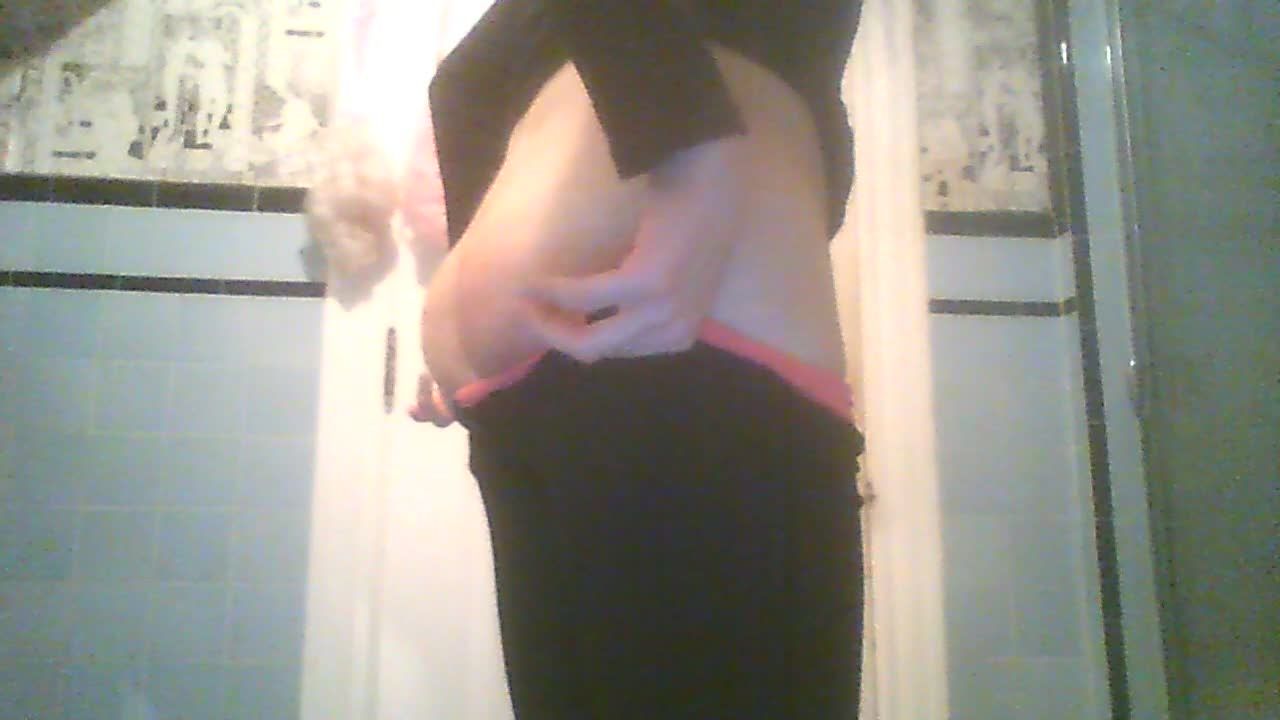 Sissy Stuffs Butt Into Yoga Pants on Cam
