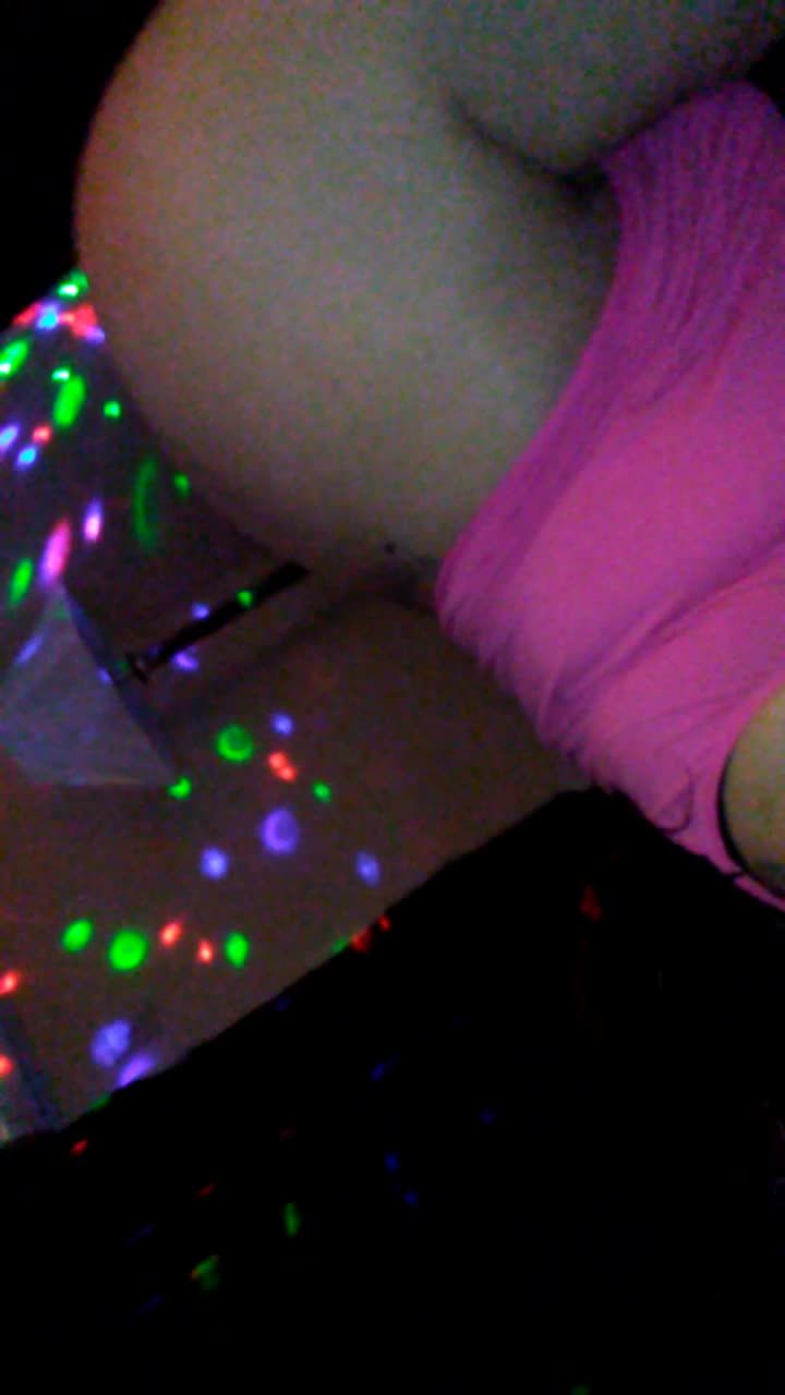 TEEN MILF BBW SUCKS N FUCKS BBC