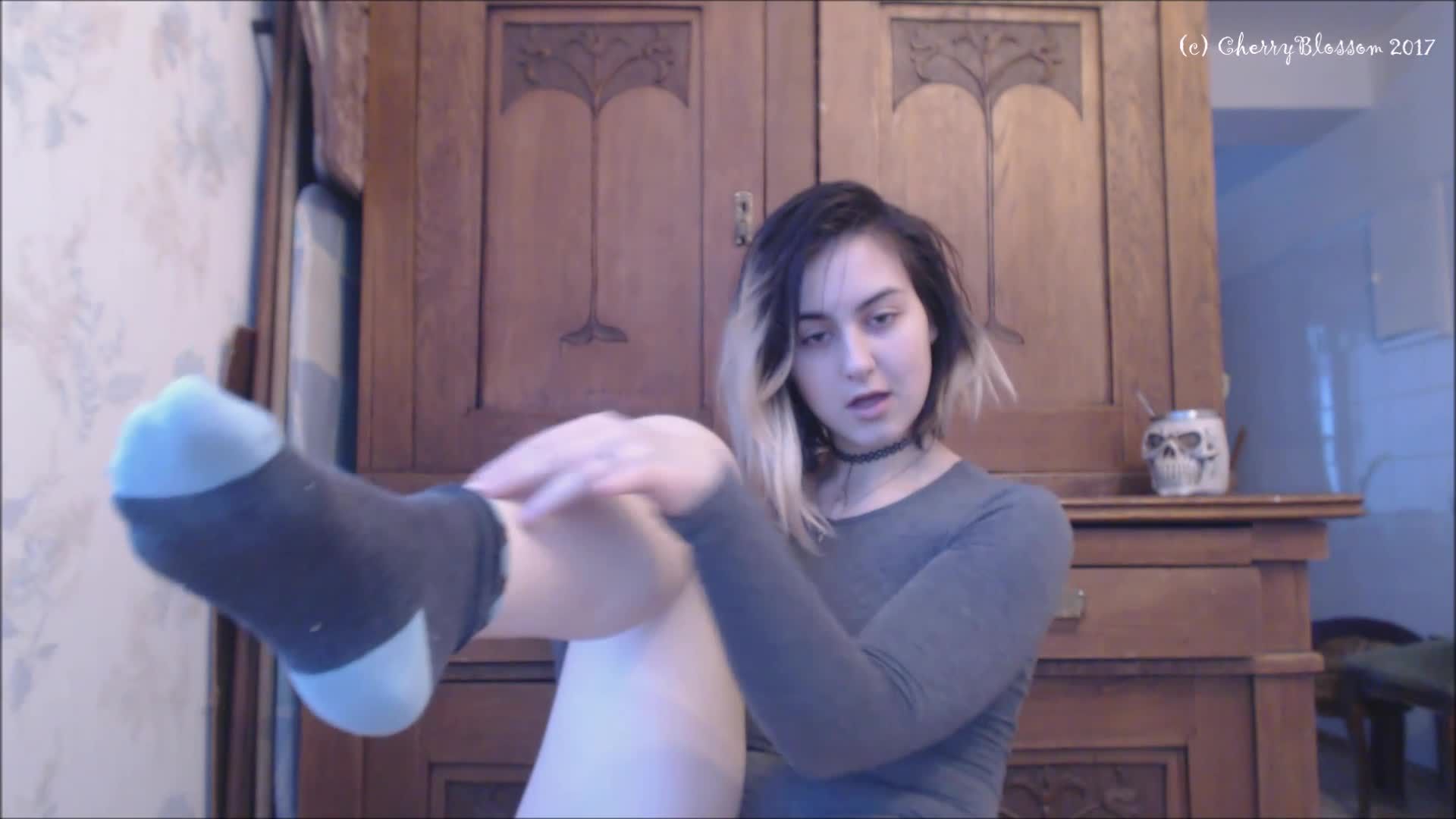 Worship my feet Loser