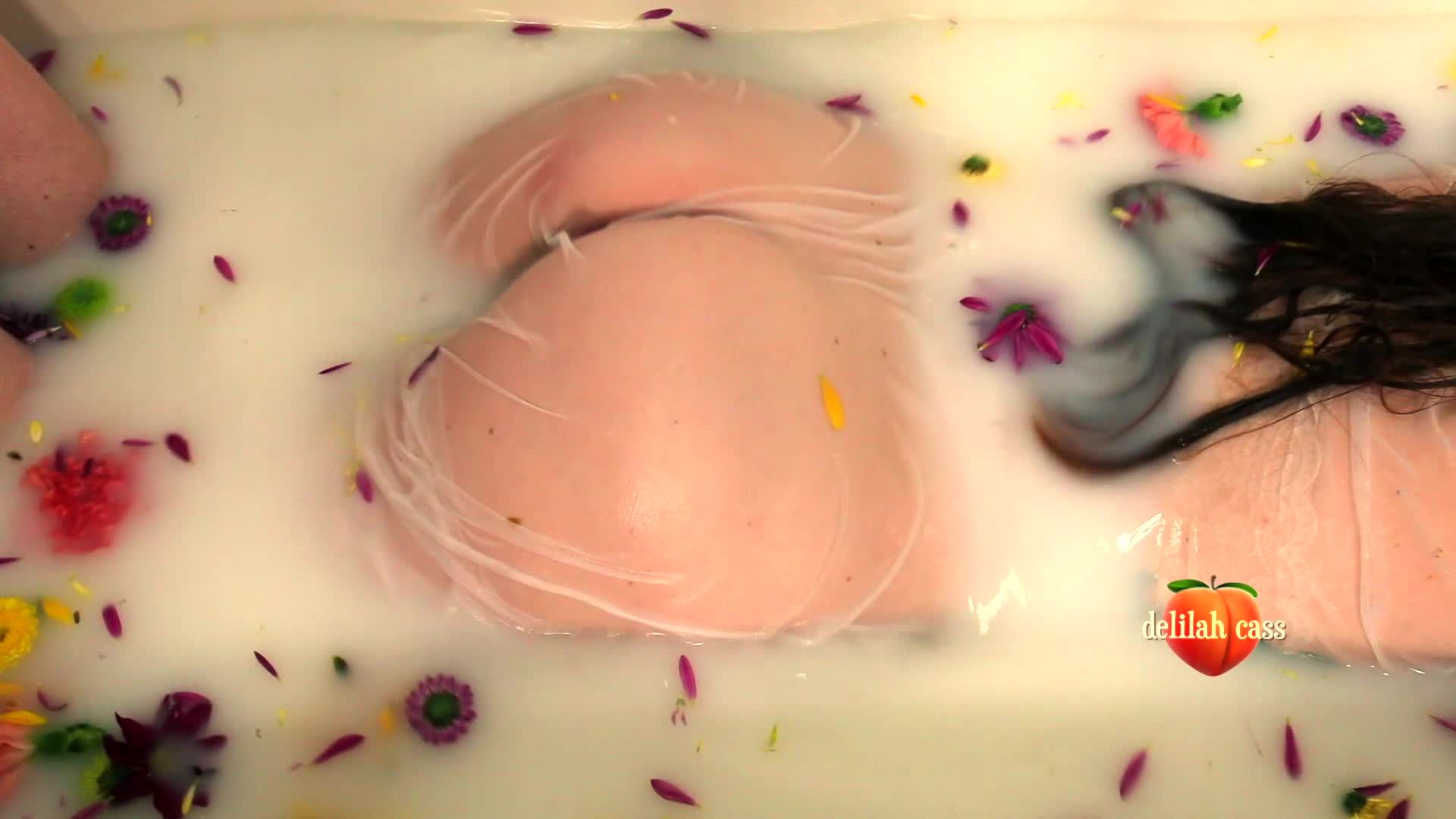 Milky Cum in Bath