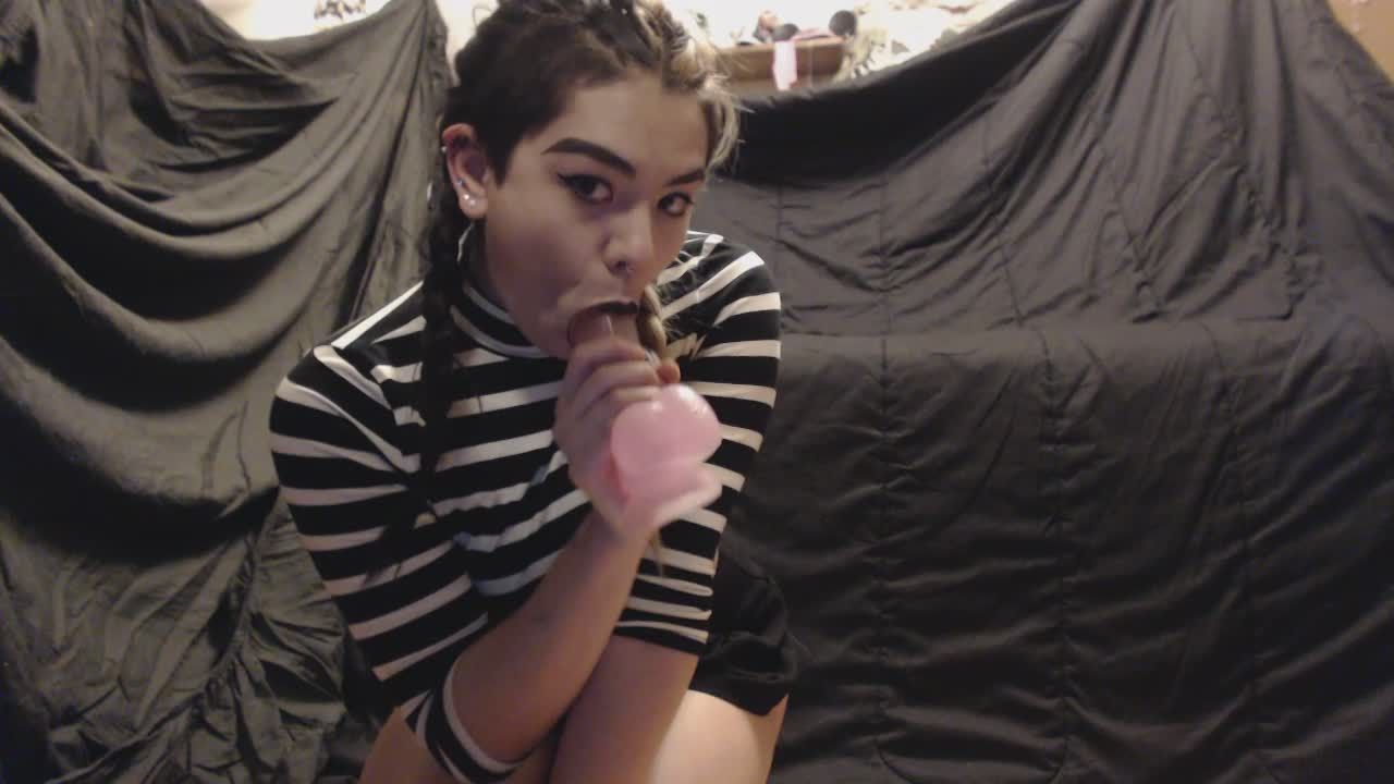 Goth Girlfriend Fucks Herself