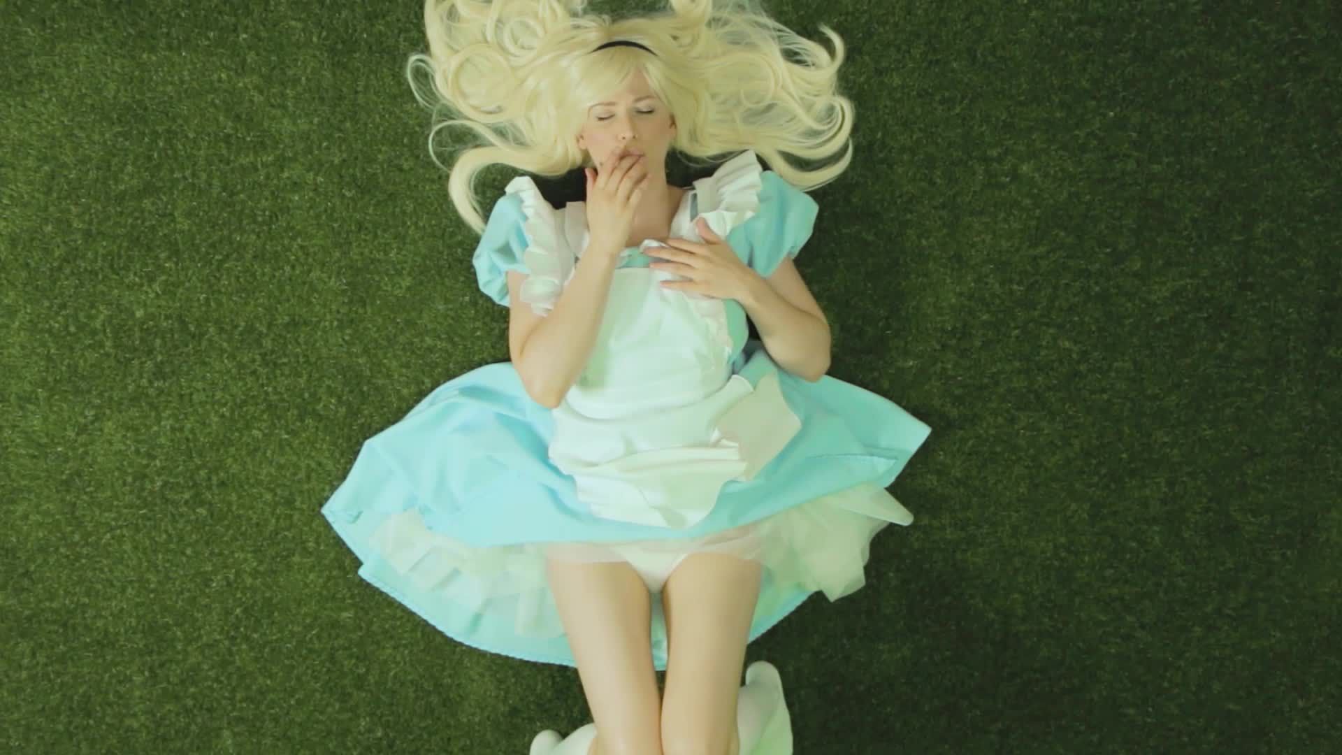 Alice in Wonderland ~ Just Fingers