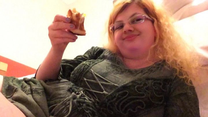 Pizza and chips food fetish stuffing BBW