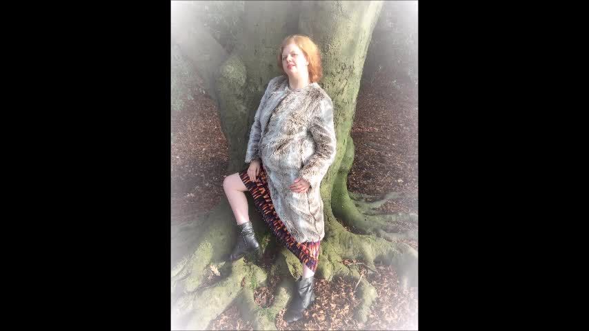 Babe In The Wood Photo Shoot On Vid BBW