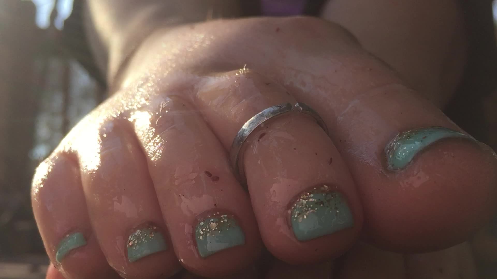 Glimmering 'Oily' Turqoise Toe Tease