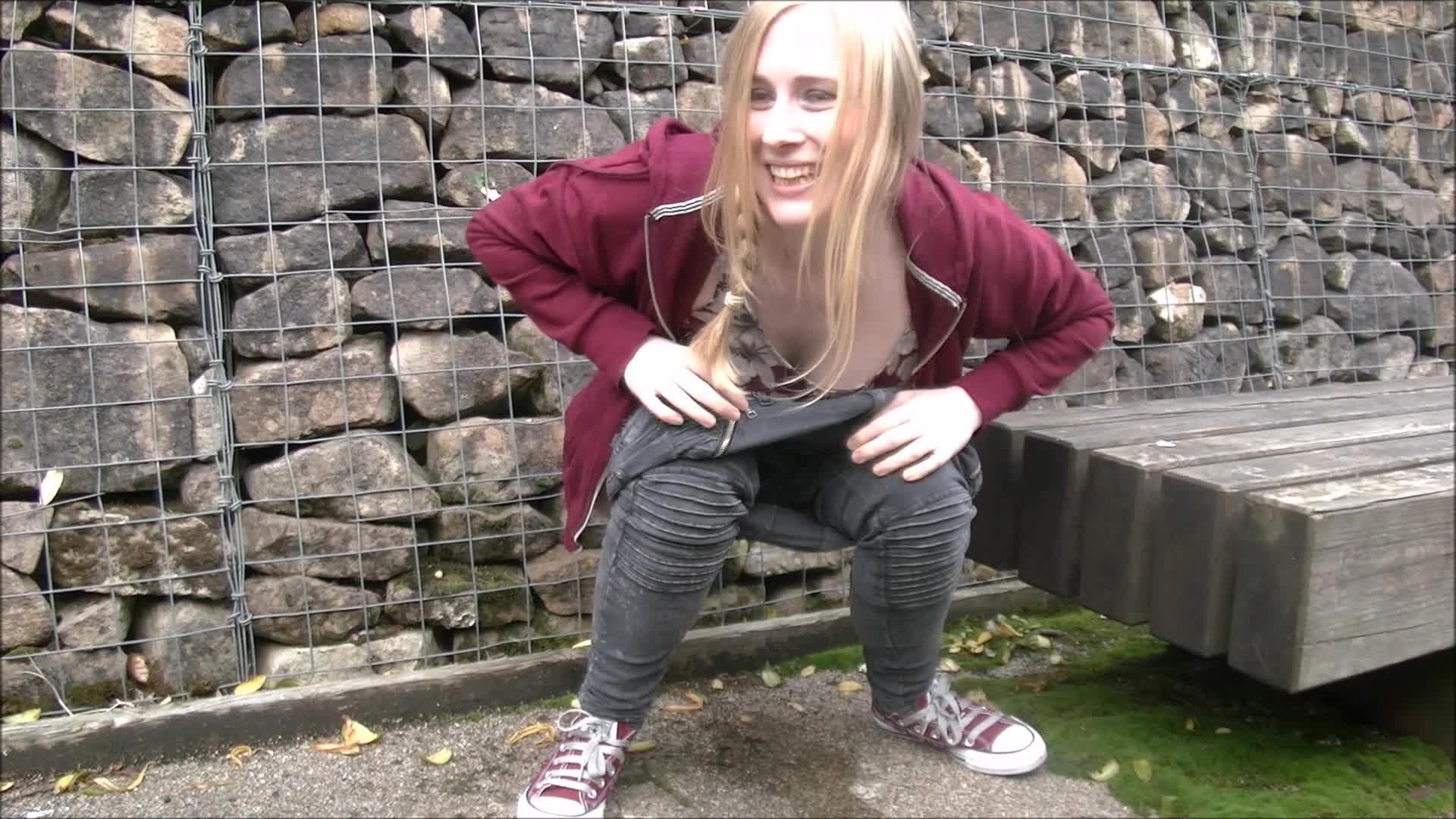 Peeing in Glasgow