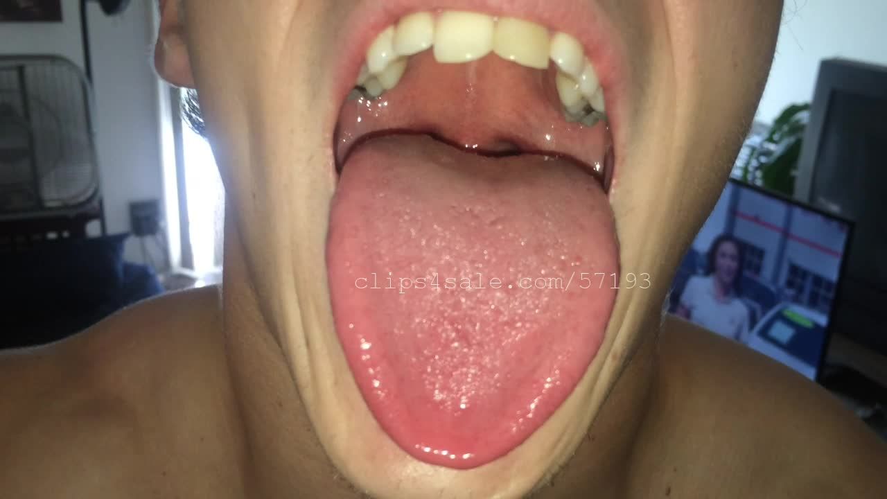 Vore Aaron Swallows Gummy's and 1 Burp