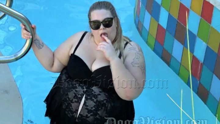 Young SSBBW Relaxing at the Pool