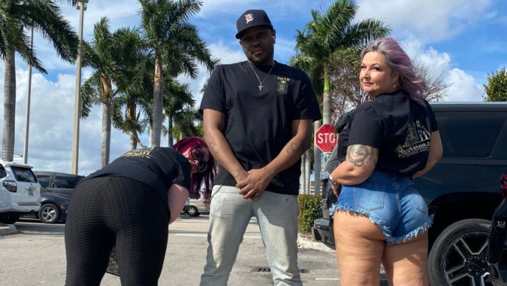 GILF PAWG Pool Twerk