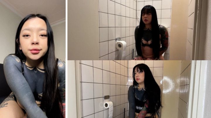 Stroke To Me Wasting On The Toilet JOI