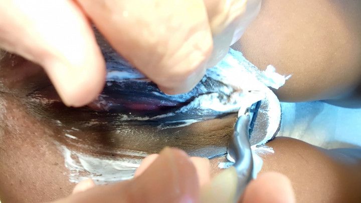 I'm a Pussy Shaving Babe Sex Toy