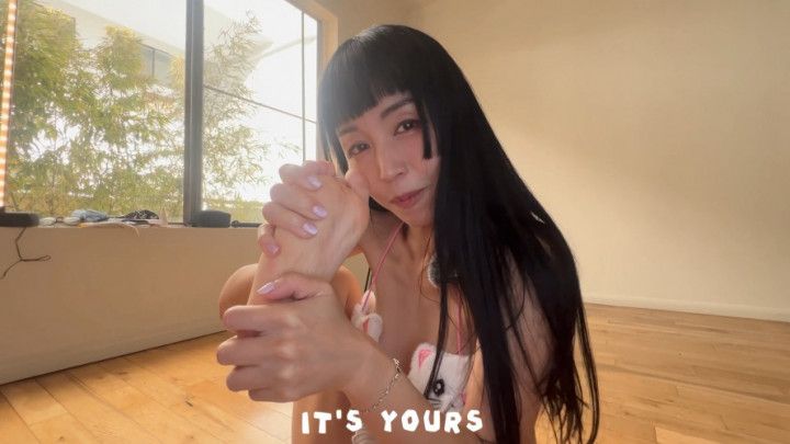 Japanese girl Marica Hases tiny foot fetish with bj