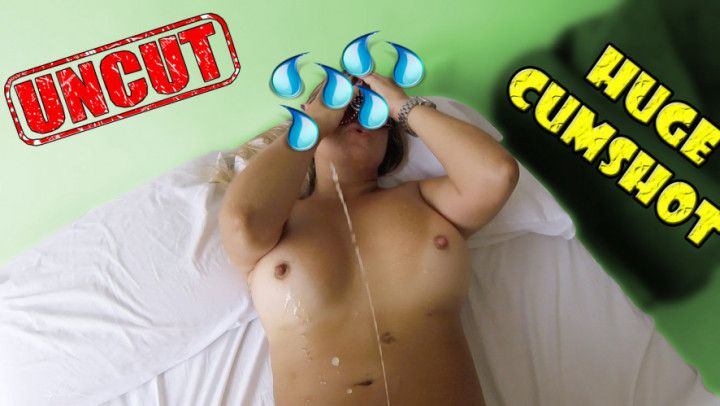 UNCUT* Unexpected Huge Cumshot