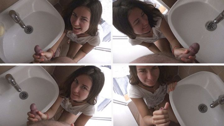 step-sister likes to watch how to I pee