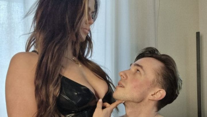 PEGGING AND CUM EATING IN LATEX WITH PEACHES