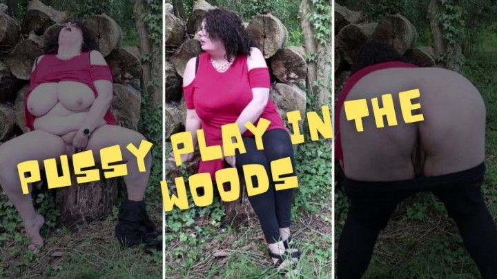 Risky Pussy Play in Busy Public Woodland