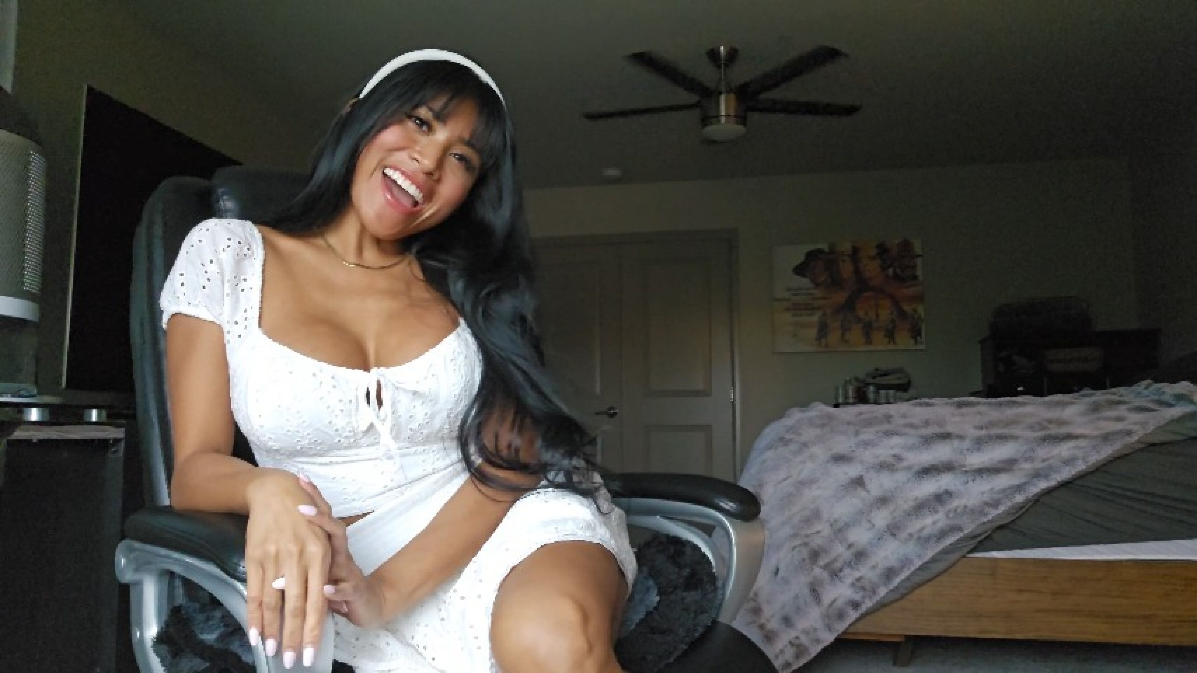 Ember Snow- Step-daddy Boob Worship - step-daughter Level 1