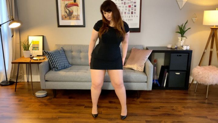 Modeling Cumming in Heels and Pantyhose