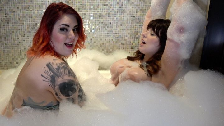 G/G Sexy Bath Time with Gaberiella