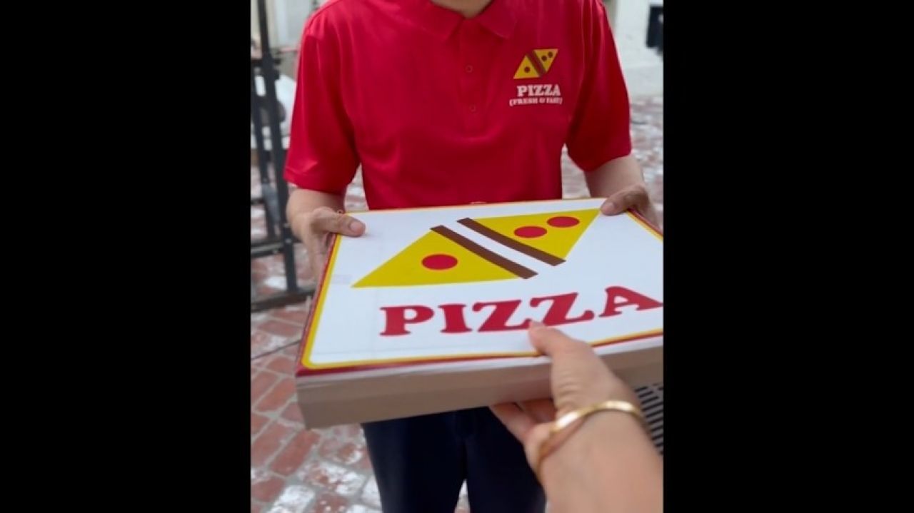 BG | Pizza Boy Get More Than a Tip