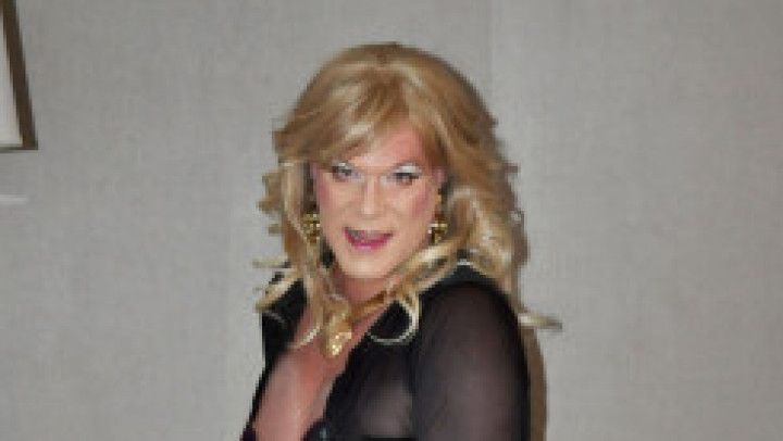 Sherry Cums in a cute outfit