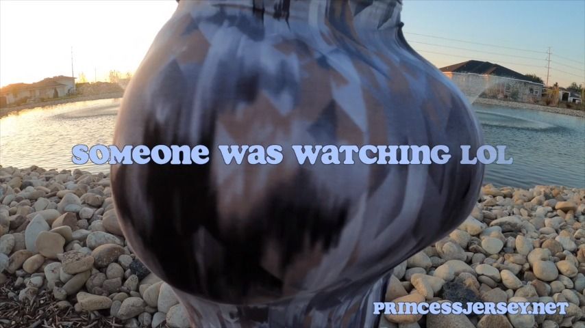 GODDESS WALKAWAY ASS WORSHIP &amp; WALKING