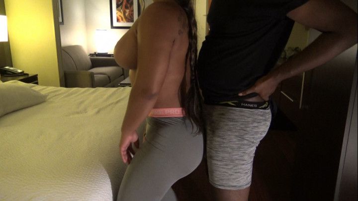 Big booty grinding dance in grey leggings