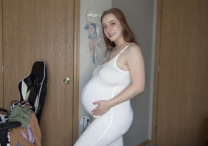 Pregnant Dress Try-on