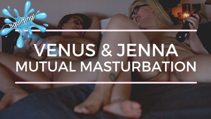 Girlfriends masturbate together