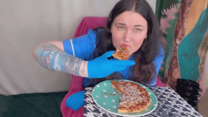 Nurse FFW eating after a long day