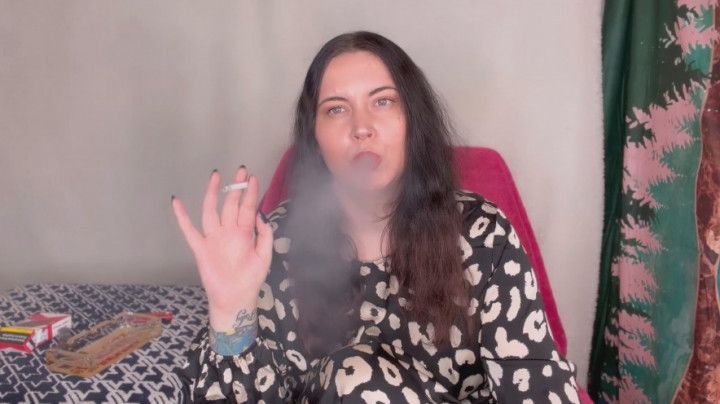 Miss FFW smokes in a summery dress