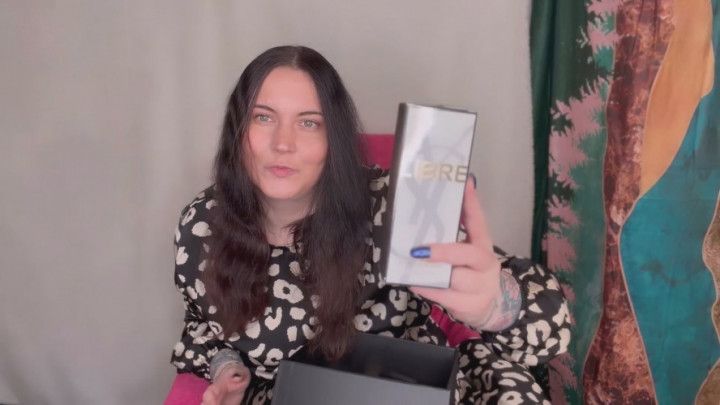 Miss FFW unboxes her new perfume haul