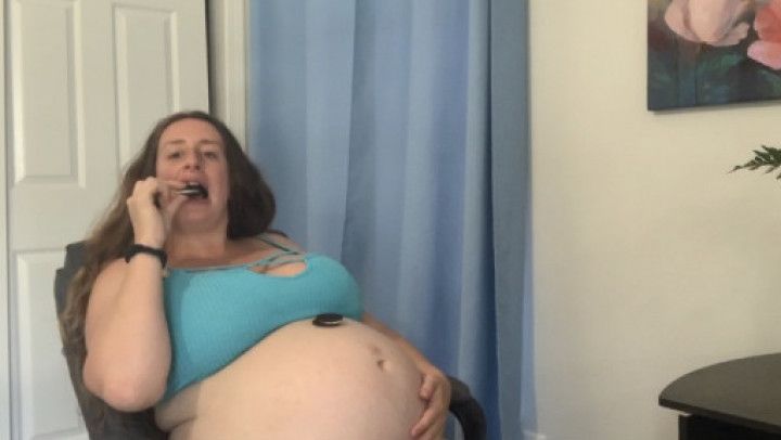 Stuffing my pregnant face with food