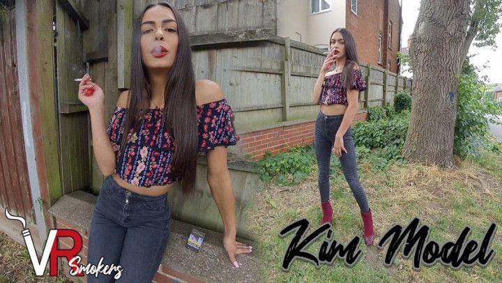 Kim Model - Dark Jeans