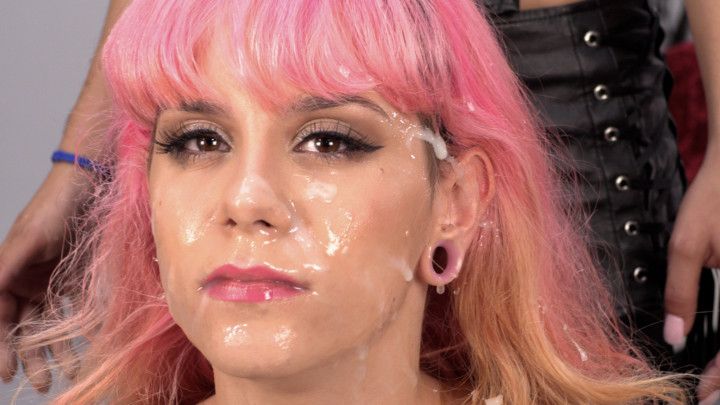 Pink Charlotte #1 - Behind The Scenes