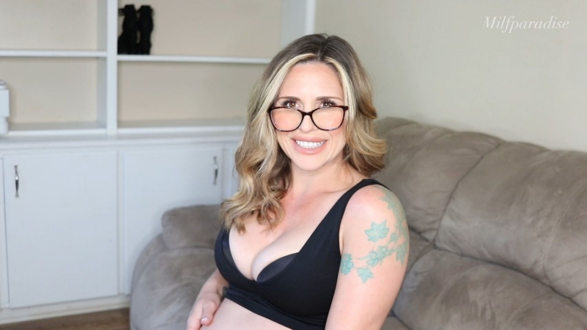 Friend's Wife Labor Exclusive Custom