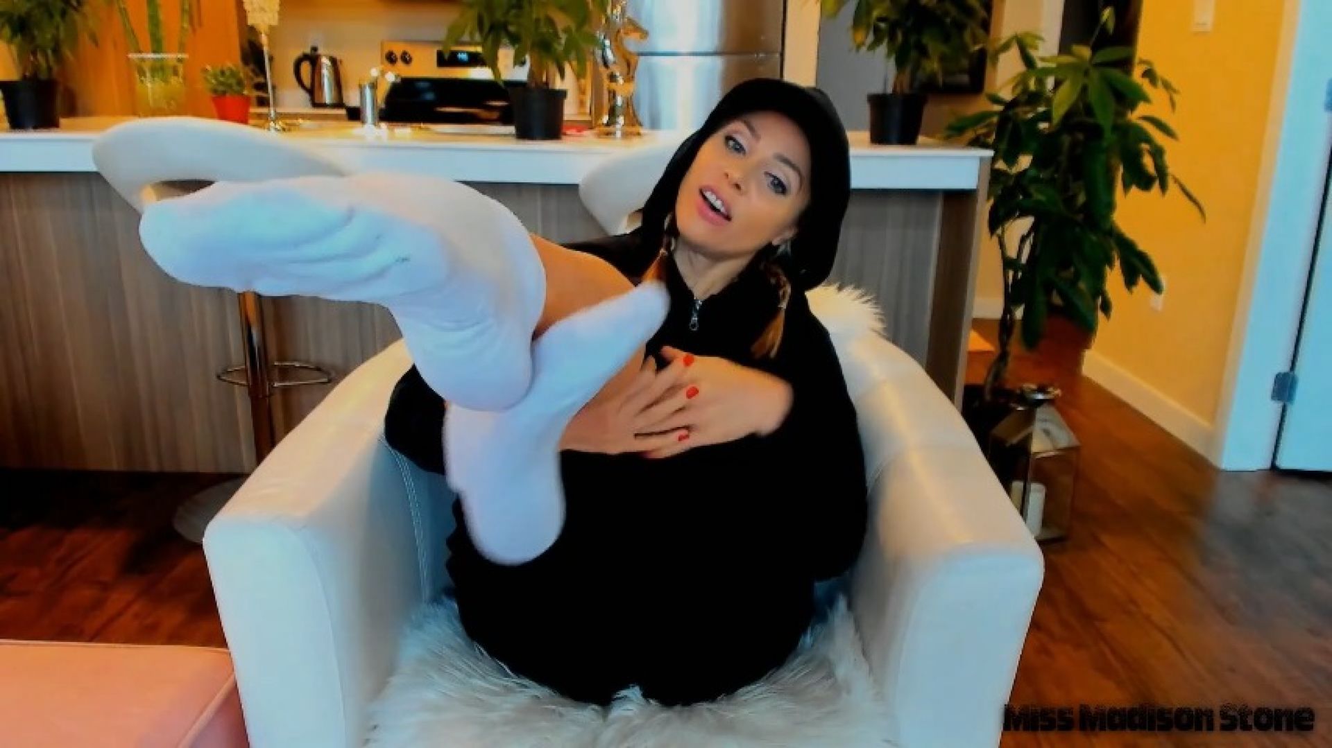 Smelly Gym sneakers &amp; ankle socks