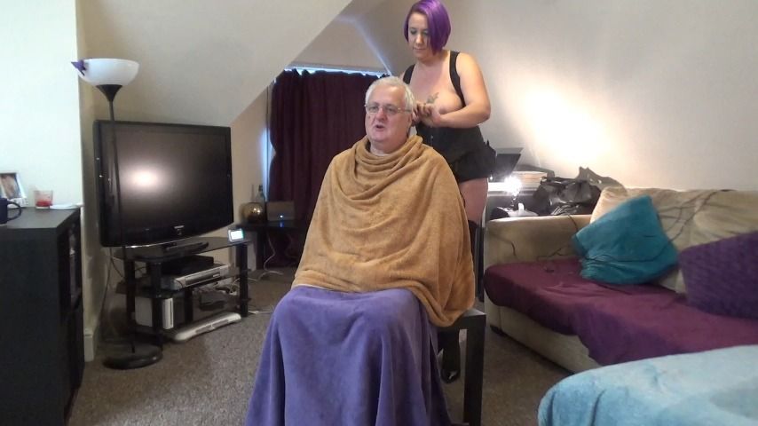 Naughty hairdresser cut and blowjob