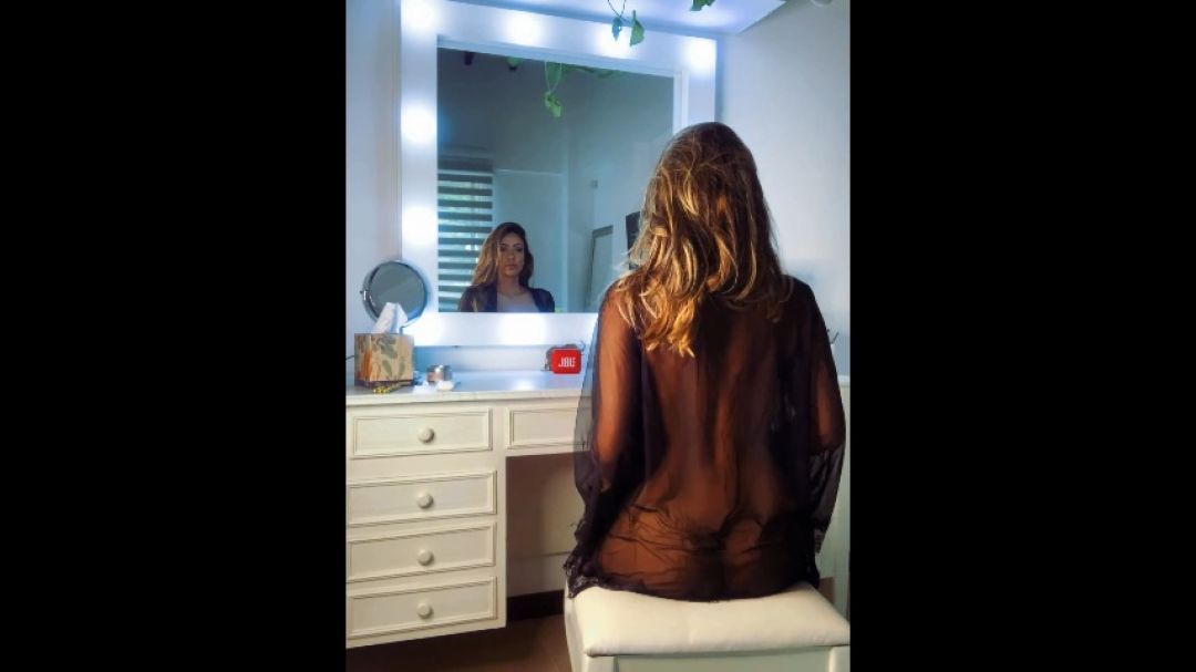 Help me with the lotion on my naked body