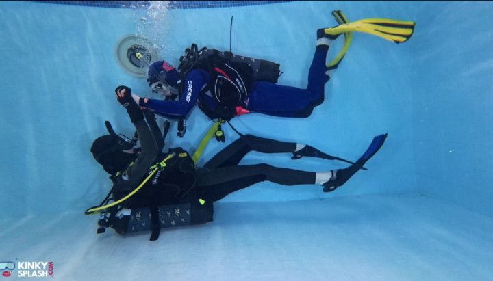 Scuba Babes: Her First Time Underwater